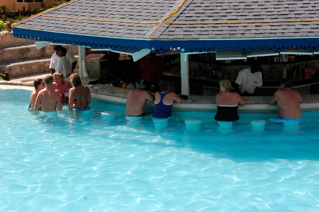 Accra Beach Hotel Крайст-Черч Екстер'єр фото